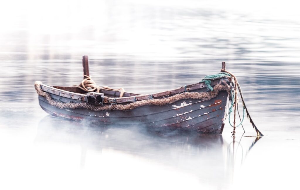Photo Boat on water