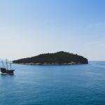 Photo Boat on water